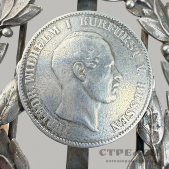фото — пряжка серебряная с монетой. германия, конец 19 века